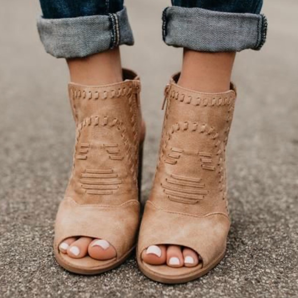 Universal Thread Peep Toe Booties in Tan